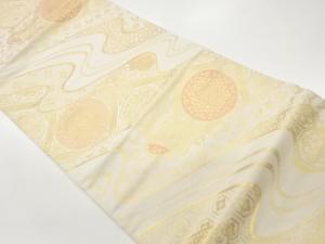 曲線に華紋・亀甲・笹蔓緞子模様織出し名古屋帯